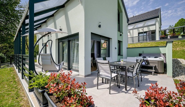 Modern vineyard home with private jacuzzi in Margečan
