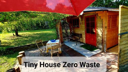 Natural Cottage Glamping Eco-Tiny House in Škocjan