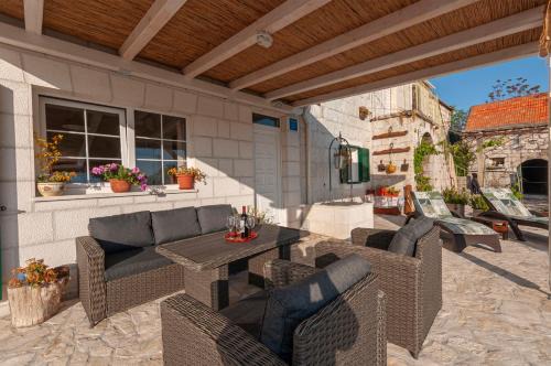 New Villa OLE, stone house, sea view, jacuzzi in Jesenice