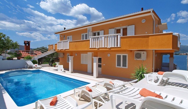Nice apartment for 4 guests with pool, A/C, WIFI, TV and terrace