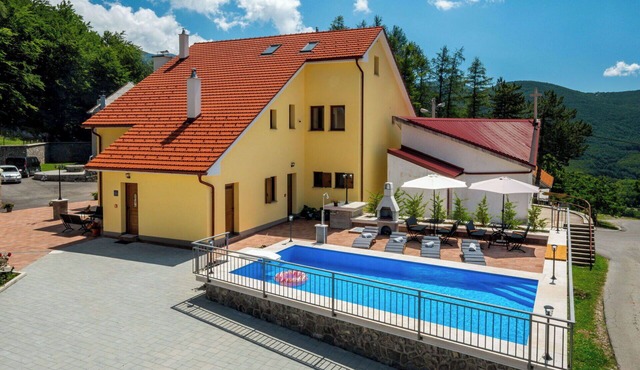 Nice apartment for 4 guests with pool, WIFI, TV, terrace and pets allowed