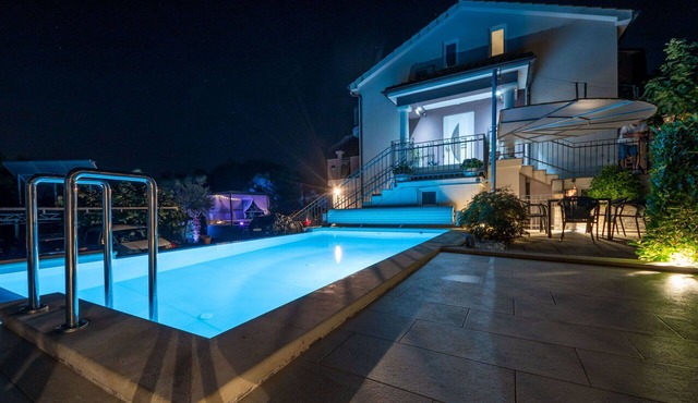 Nice apartment for 4 people with pool, A/C, WIFI, TV, patio and panoramic view