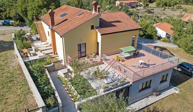 Nice apartment for 4 people with WIFI, A/C, TV, terrace, pets allowed and panoramic view