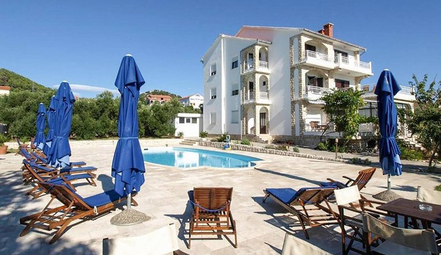 Nice apartment in Barbat na Rabu with WiFi