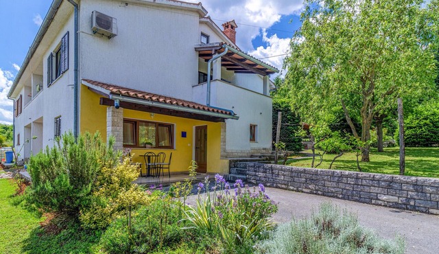 Nice apartment in Karojba with WiFi