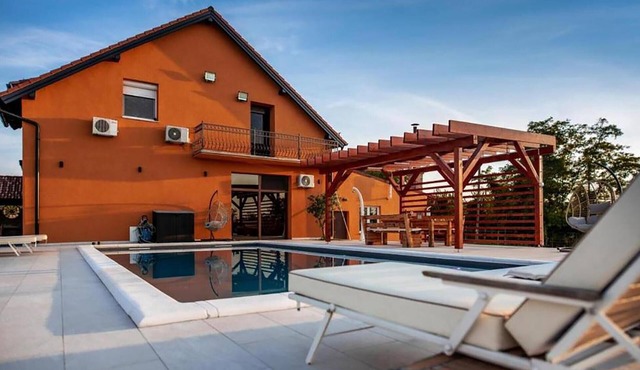 Nice home in Aljmas with sauna