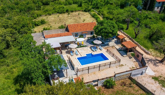 Nice home in Benkovac in Benkovac