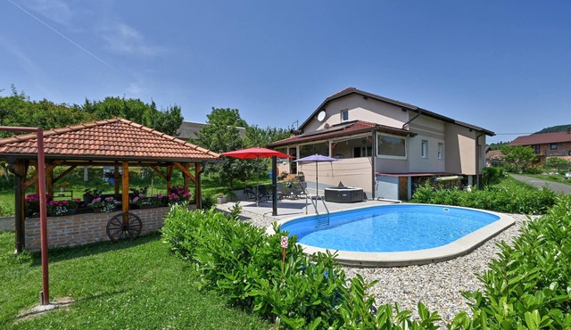 Nice home in Breznicki Hum