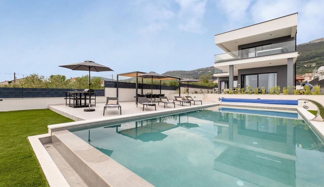 Nice home in Kastel Stari with sauna in Kastel Stari