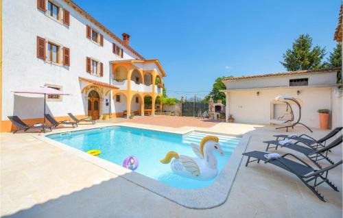 Nice Home In Motovun With Sauna