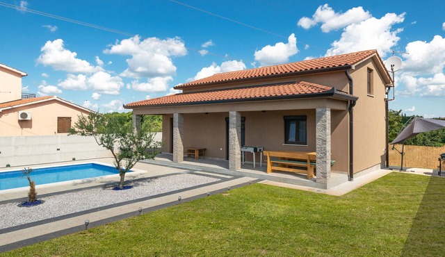 Nice home in Nedescina in Nedescina