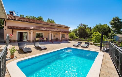 Nice Home In Veli Brgud