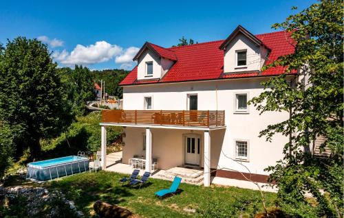 Nice Home In Zlobin With Sauna