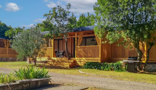 Nord Delux - Mićanovi Dvori by Interhome in Obrovac