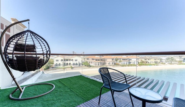 Octopus - Iconic Palm Studio With Views in Dubai