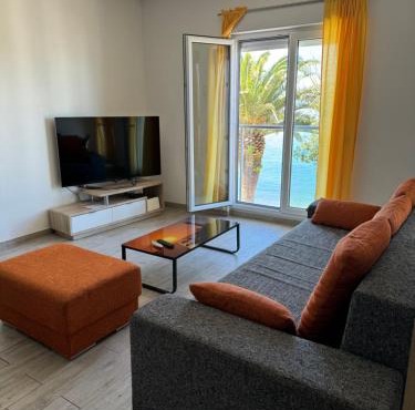 Oki Apartment