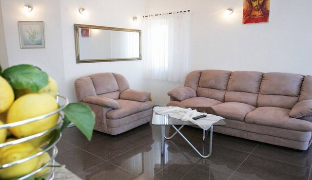 Okrug Gornji Luxurious Escape Villa with Pool - Five Bedroom Villa with Pool