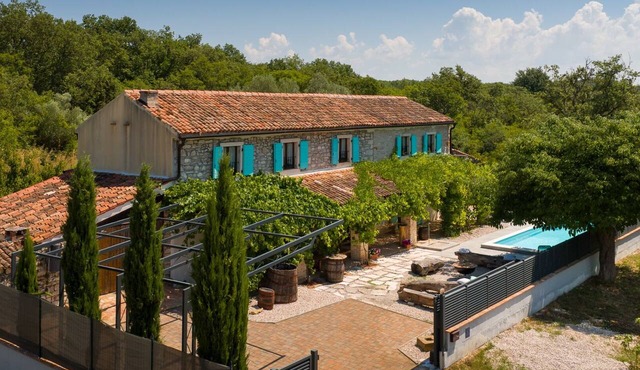 Old House Grota by Villas Guide