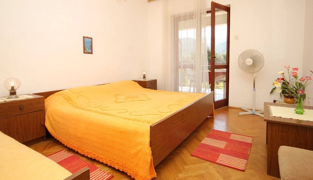 One bedroom apartment with terrace Stari Grad, Hvar (A-8686-d)