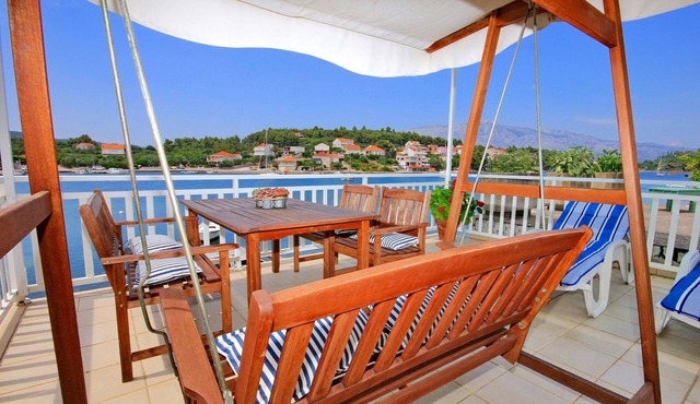 One bedroom apartment with a swimming pool by the beach Lumbarda, Korčula (A-9303-a) in Lumbarda