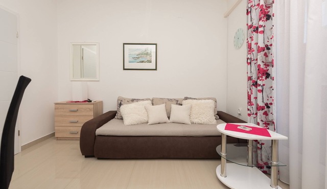 One bedroom apartment with balcony Makarska (A-25826-d) in Makarska