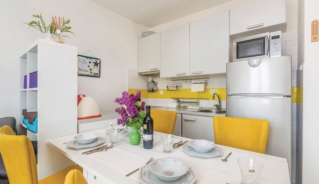 One bedroom apartment with terrace Malinska, Krk (A-19300-a)