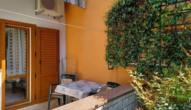 One bedroom apartment with terrace Novigrad (A-7335-a)