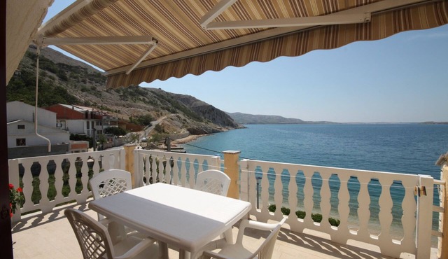 One bedroom apartment near beach Metajna, Pag (A-6497-e) in Zubovići