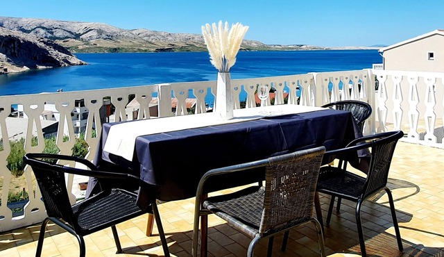 One bedroom apartment with terrace and sea view Metajna, Pag (A-6423-c) in Zubovici