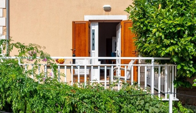 One bedroom apartment near beach Kneža, Korčula (A-9168-a)