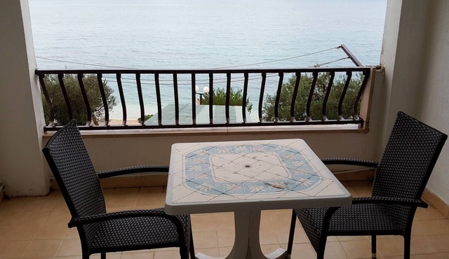 One bedroom apartment near beach Tučepi, Makarska (A-2699-b)