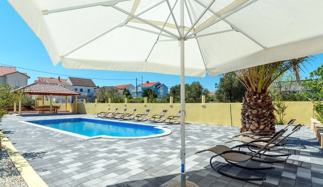 One bedroom apartment with a swimming pool Bibinje, Zadar (A-6121-b) in Bibinje
