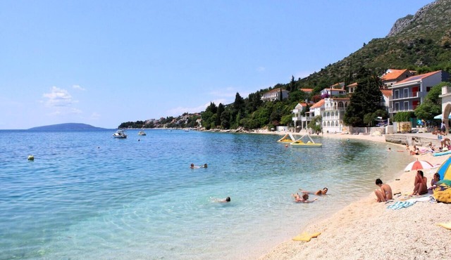 One bedroom apartment with balcony and sea view Gradac, Makarska (A-21437-a) in Gradac