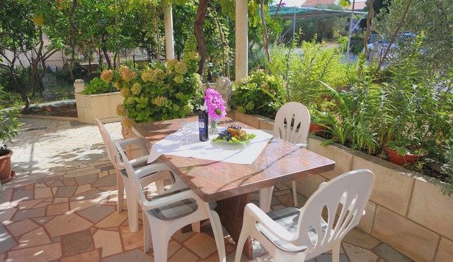 One bedroom apartment with terrace Korčula (A-10042-a)