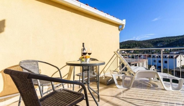 One bedroom apartment with terrace Marina, Trogir (A-25135-f) in Marina