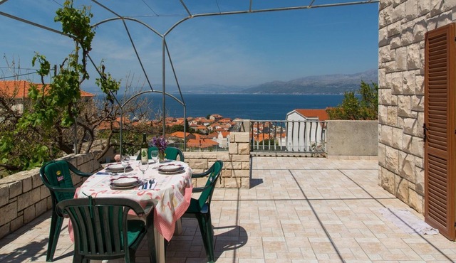 One bedroom apartment with terrace and sea view Postira, Brač (A-3065-b) in Postira