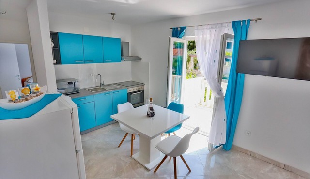 One bedroom apartment with balcony Sutivan, Brač (A-752-a) in Sutivan