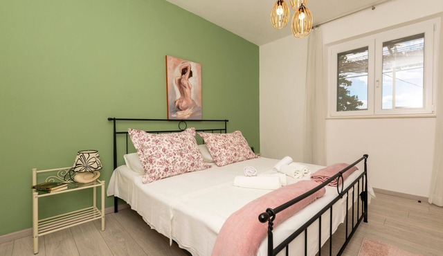 One bedroom apartment with terrace and sea view Omiš (A-20787-a) in Omiš