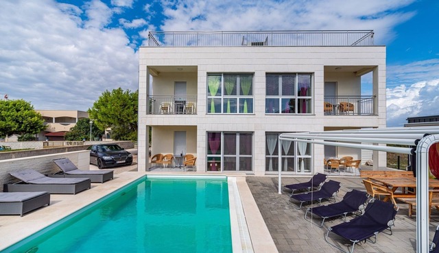 One bedroom apartment with a swimming pool Vir (A-23976-a) in Vir