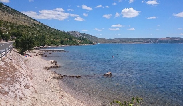 One bedroom apartment near beach Seline, Paklenica (A-11197-b)