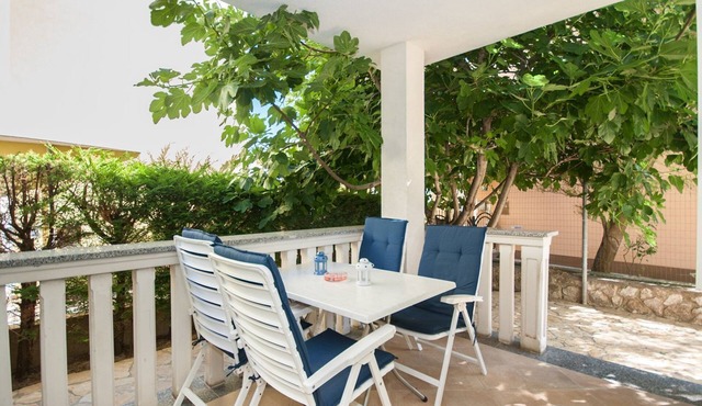 Only 320 metres to the beach with barbecue, WiFi, air conditioning