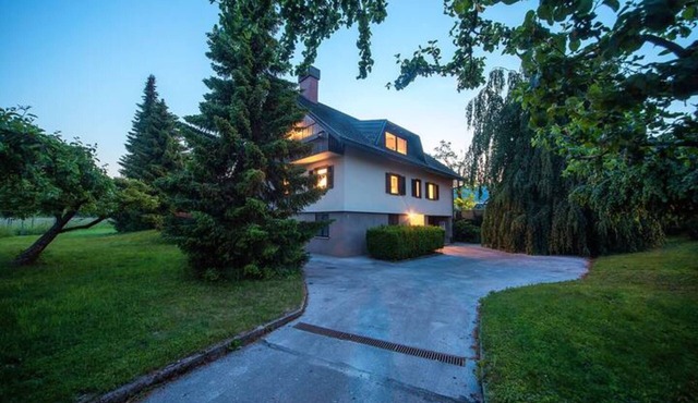 Orchard Villa Garden Apartment, Lakes Bled & Bohinj in Bled