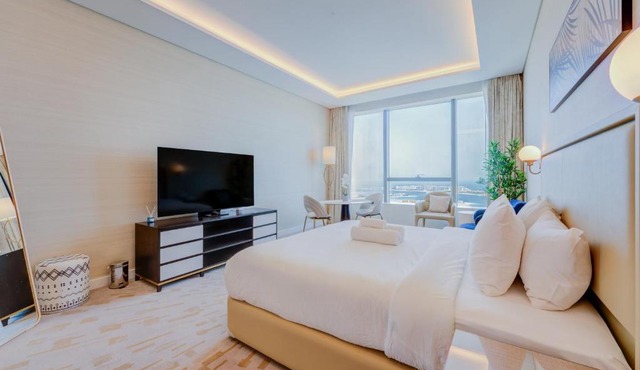 Palm Tower where Luxury & View meet in one place in Dubai
