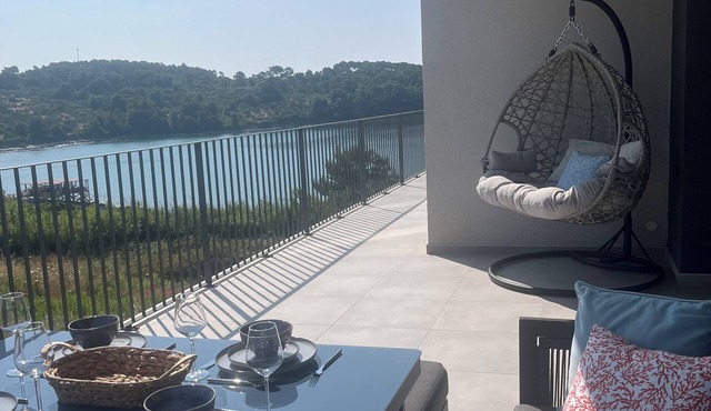 Panoramic Sea-View Apartment | Walk to Sandy Beach | Peaceful Lumbarda Retreat in Lumbarda
