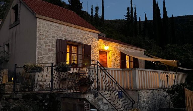 Peaceful Stone Cottage with Sea View & Large terrace