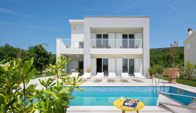 Peaceful Villa in Stanisovi with sea view