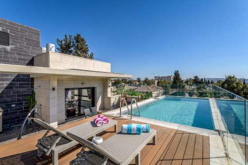 Penthouse with pool jerusalem in Jerusalem