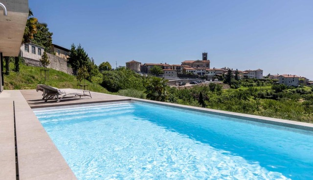 Persolis luxury sun residence in Brda