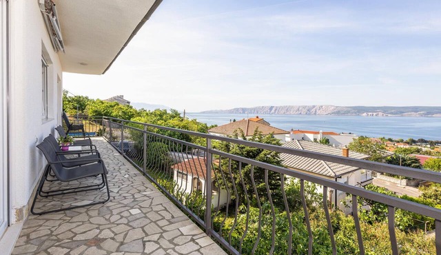 Pet friendly apartment in Novi Vinodolski