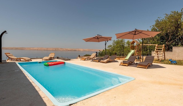 Pet friendly apartment in Baric Draga